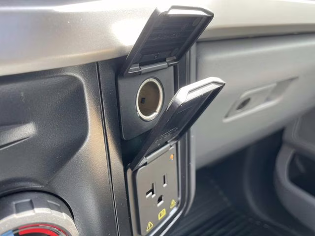 2025 Oxford White Ford F-600SD XL 4X4 Chassis