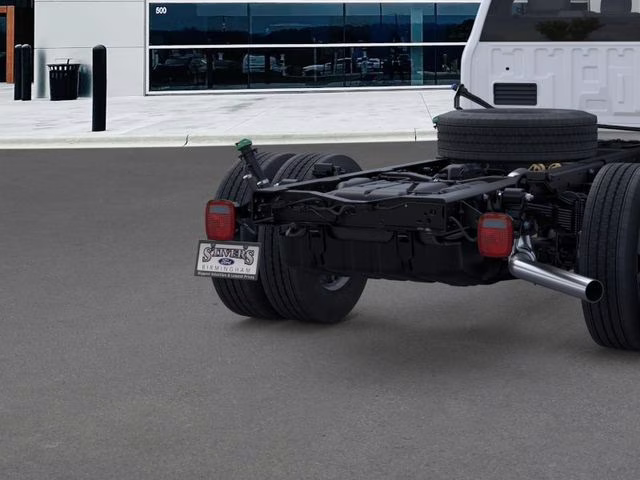 2025 Oxford White Ford F-600SD XL 4X4 Chassis