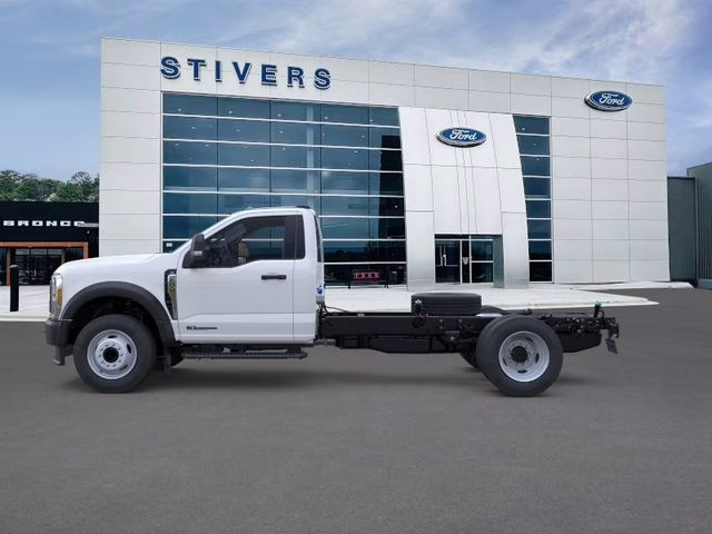 2025 Oxford White Ford F-600SD XL 4X4 Chassis