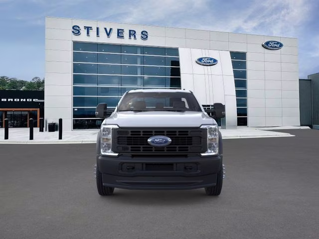 2025 Oxford White Ford F-600SD XL 4X4 Chassis