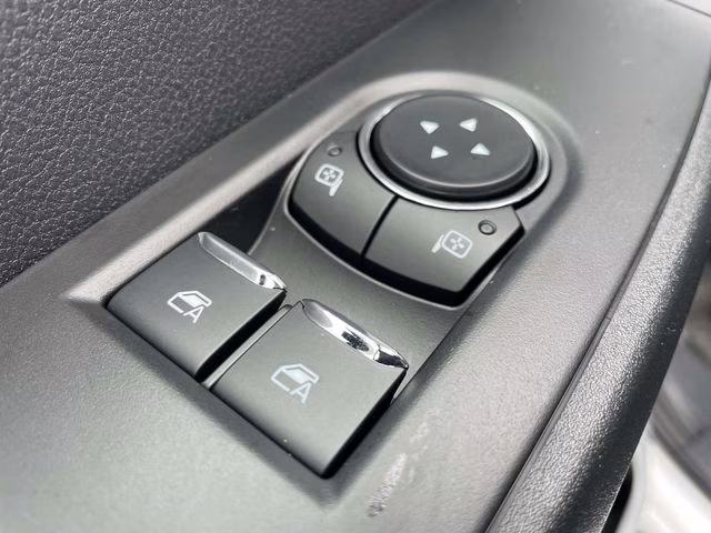 2026 Oxford White Ford Super Duty F-350 SRW XL RWD Chassis