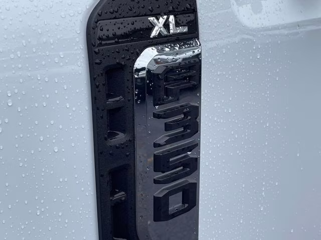 2026 Oxford White Ford Super Duty F-350 SRW XL RWD Chassis