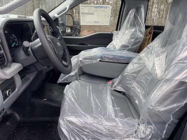 2026 Oxford White Ford Super Duty F-350 SRW XL 4X4 Chassis