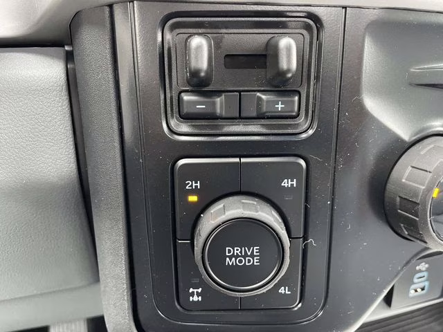 2026 Oxford White Ford Super Duty F-350 SRW XL 4X4 Chassis