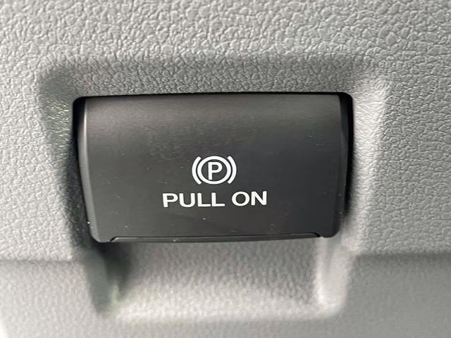 2026 Oxford White Ford Super Duty F-350 DRW XL RWD Chassis