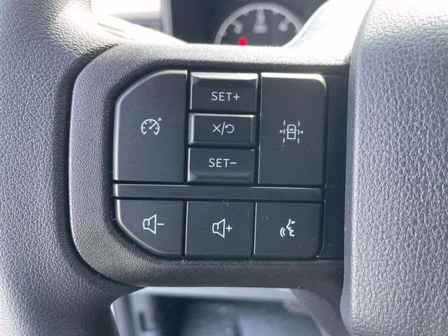 2026 Oxford White Ford Super Duty F-350 DRW XL RWD Chassis