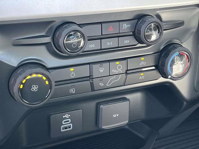 2026 Oxford White Ford Super Duty F-350 DRW XL RWD Chassis