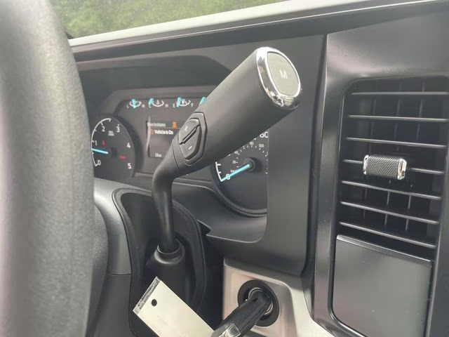 2025 Oxford White Ford Super Duty F-350 DRW XL RWD Chassis