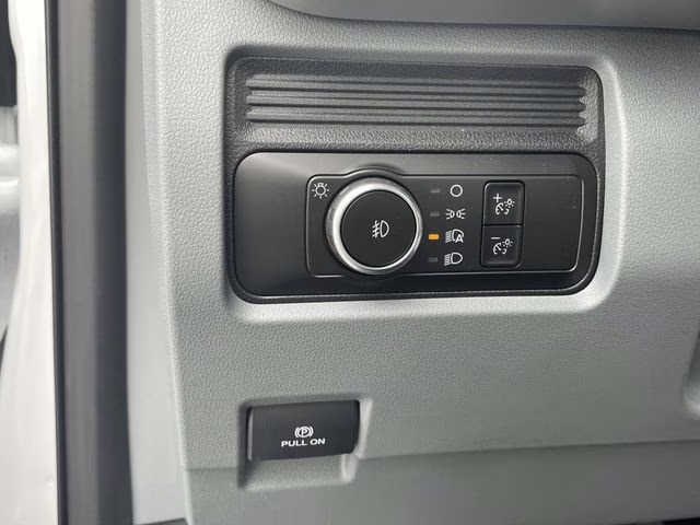 2025 Oxford White Ford Super Duty F-350 DRW XL RWD Chassis