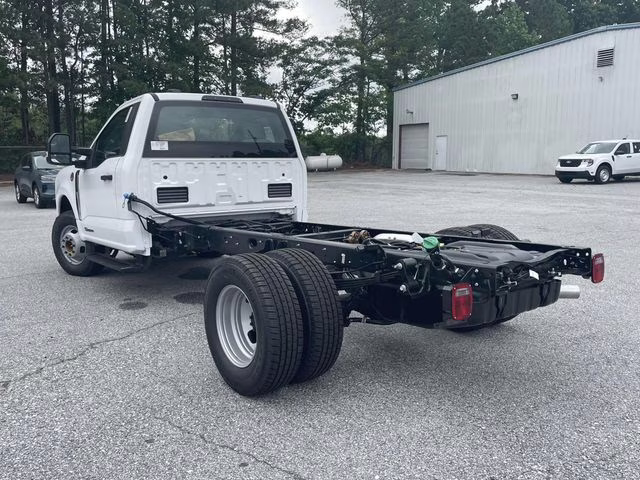 2025 Oxford White Ford Super Duty F-350 DRW XL RWD Chassis