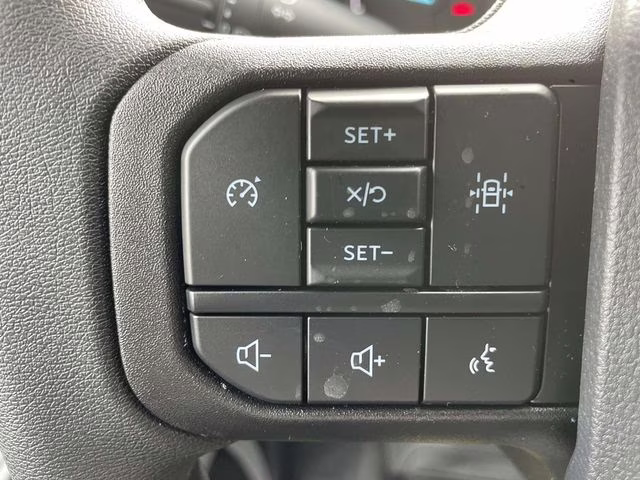 2026 Oxford White Ford Super Duty F-350 DRW XL RWD Chassis