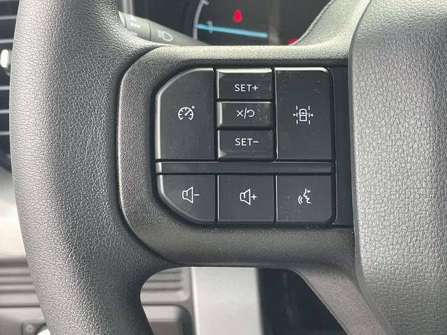 2025 Oxford White Ford Super Duty F-350 DRW XL RWD Chassis