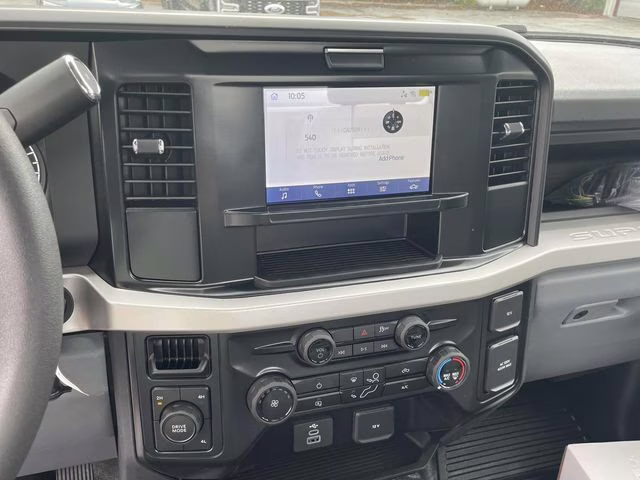 2025 Oxford White Ford Super Duty F-350 DRW XL RWD Chassis