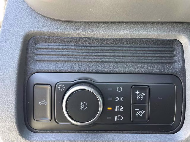 2026 Oxford White Ford Super Duty F-350 DRW XL 4X4 Chassis