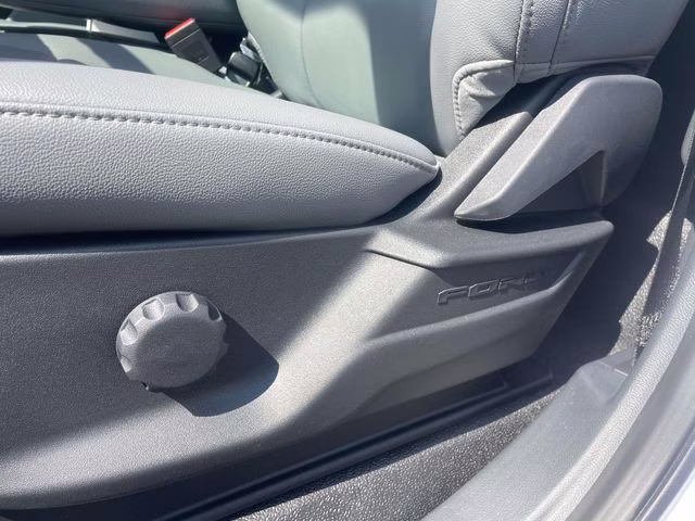 2025 Oxford White Ford Super Duty F-350 DRW XL 4X4 Chassis