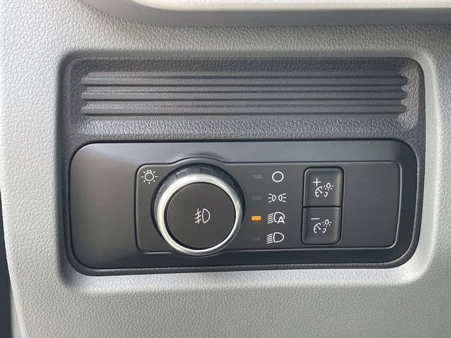 2025 Oxford White Ford Super Duty F-350 DRW XL 4X4 Chassis