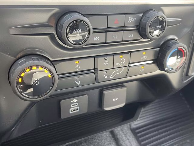 2025 Oxford White Ford Super Duty F-350 DRW XL 4X4 Chassis