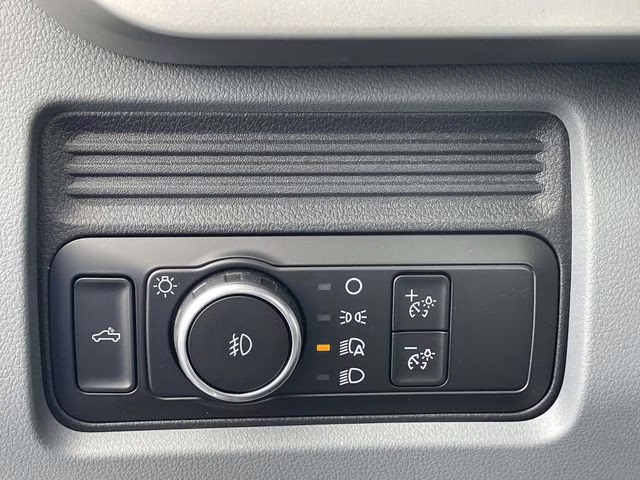 2026 Oxford White Ford Super Duty F-350 DRW XL 4X4 Chassis