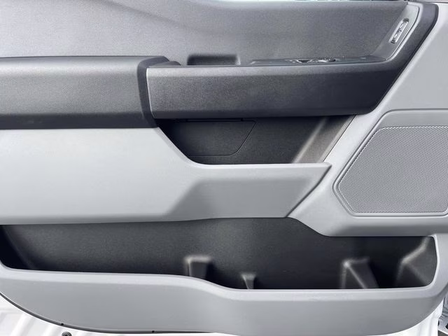 2026 Oxford White Ford Super Duty F-350 DRW XL 4X4 Chassis