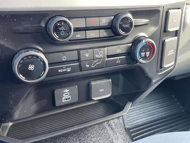 2026 Oxford White Ford Super Duty F-550 DRW XL RWD Chassis