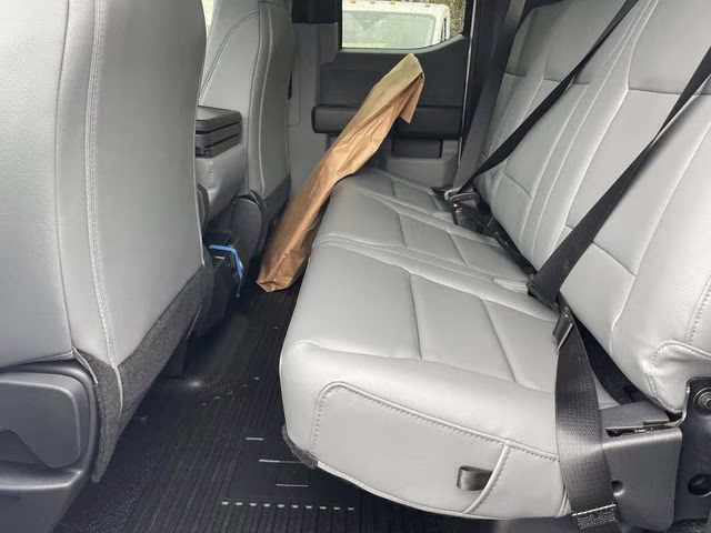 2026 Oxford White Ford Super Duty F-550 DRW XL RWD Chassis