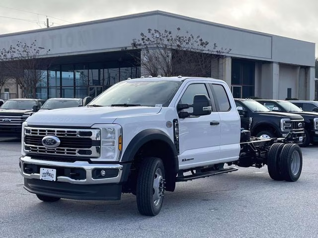 2026 Oxford White Ford Super Duty F-550 DRW XL 4X4 Chassis