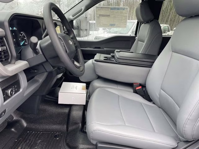 2026 Oxford White Ford Super Duty F-550 DRW XL 4X4 Chassis