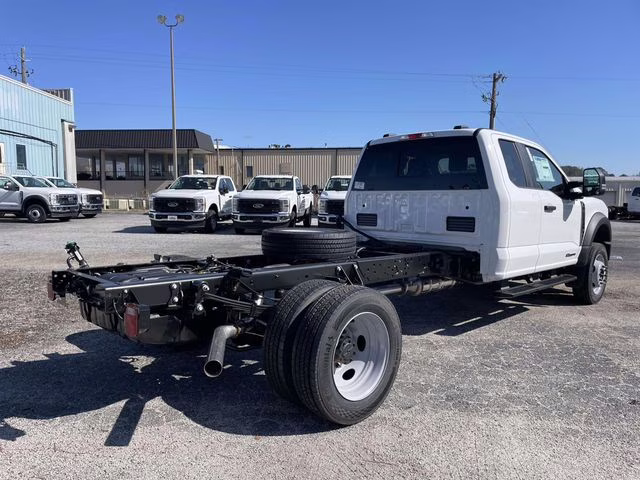 2026 Oxford White Ford Super Duty F-550 DRW XL 4X4 Chassis