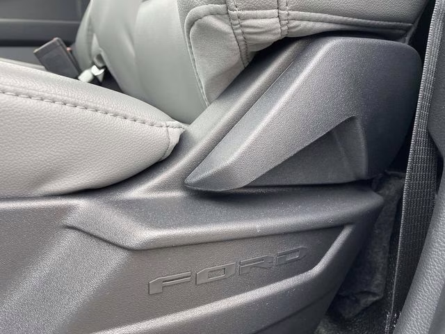 2026 Oxford White Ford Super Duty F-450 DRW XL RWD Chassis