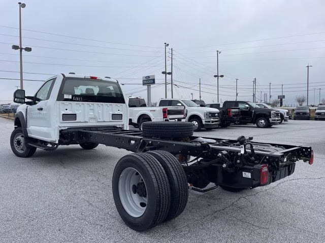 2026 Oxford White Ford Super Duty F-450 DRW XL RWD Chassis