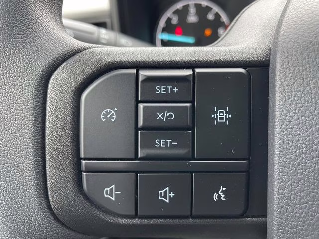 2026 Oxford White Ford Super Duty F-450 DRW XL RWD Chassis