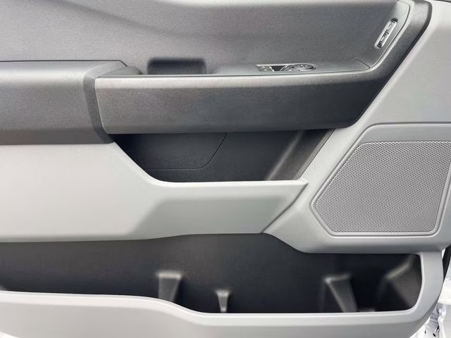 2026 Oxford White Ford Super Duty F-450 DRW XL RWD Chassis