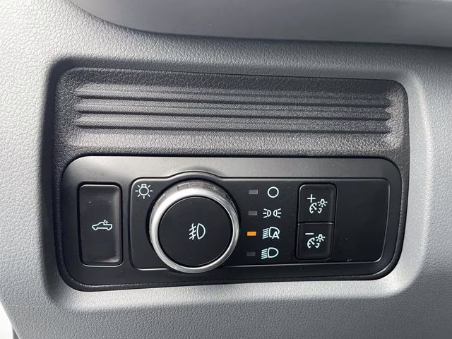 2026 Oxford White Ford Super Duty F-450 DRW XL RWD Chassis