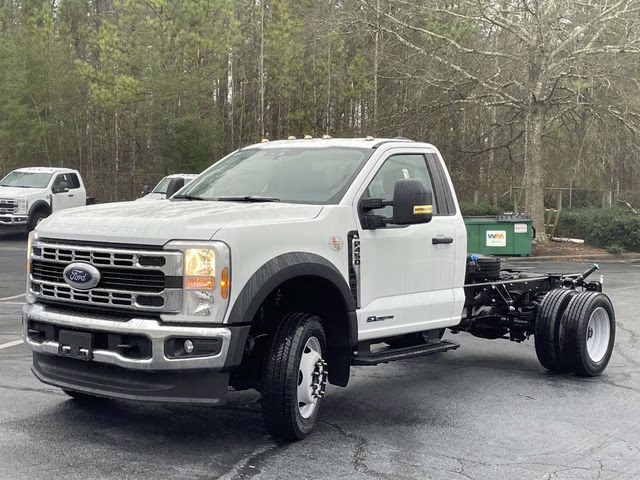 2026 Oxford White Ford Super Duty F-450 DRW XL RWD Chassis