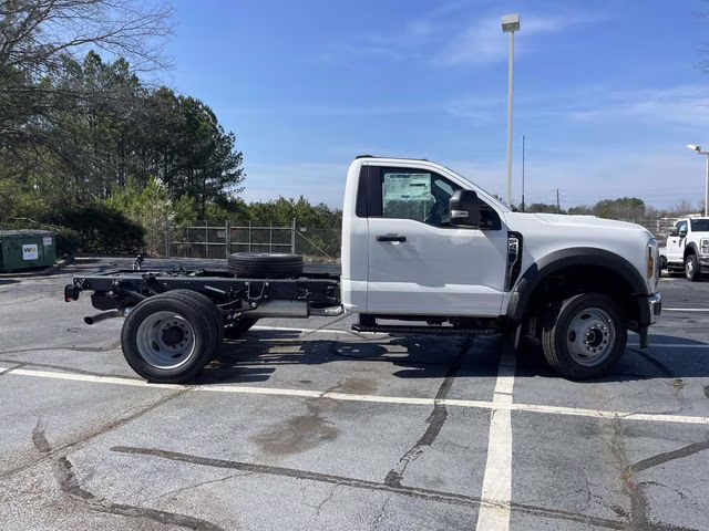 2026 Oxford White Ford Super Duty F-450 DRW XL 4X4 Chassis