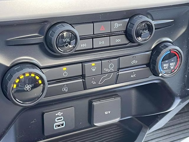 2026 Oxford White Ford Super Duty F-450 DRW XL 4X4 Chassis