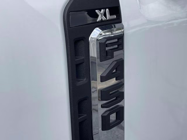 2026 Oxford White Ford Super Duty F-450 DRW XL 4X4 Chassis