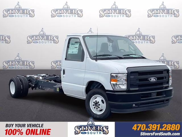 2026 Oxford White Ford E-350SD Base RWD Truck
