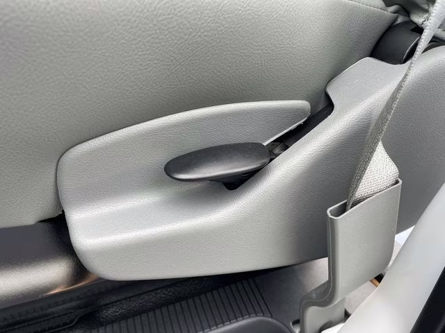 2026 Oxford White Ford E-350SD Base RWD Truck