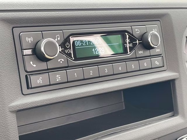 2026 Oxford White Ford E-350SD Base RWD Truck