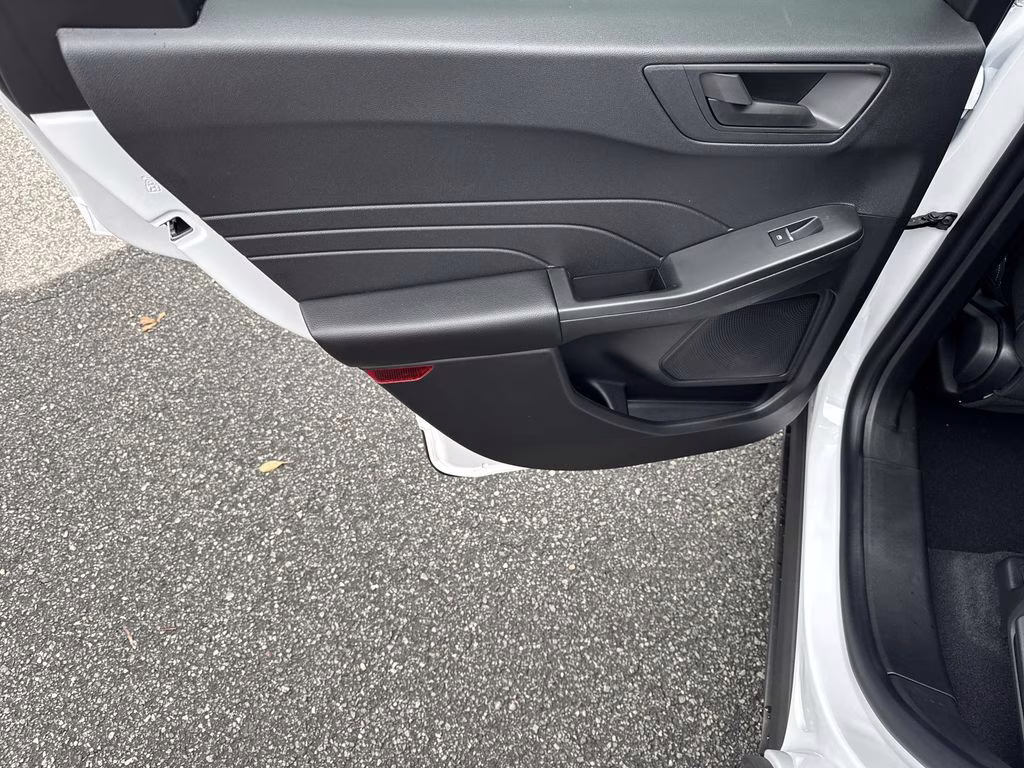 2026 Oxford White Ford Escape Active FWD SUV