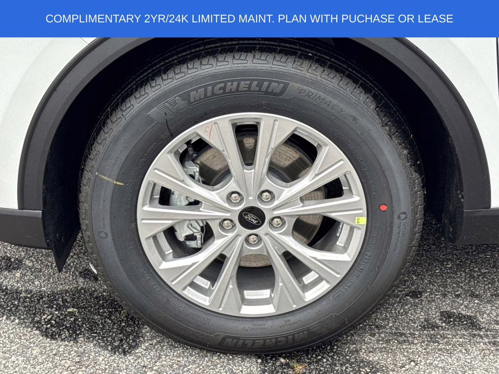 2026 Oxford White Ford Escape Active FWD SUV