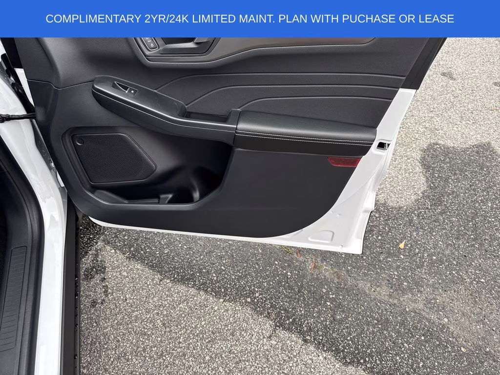 2026 Oxford White Ford Escape Active FWD SUV