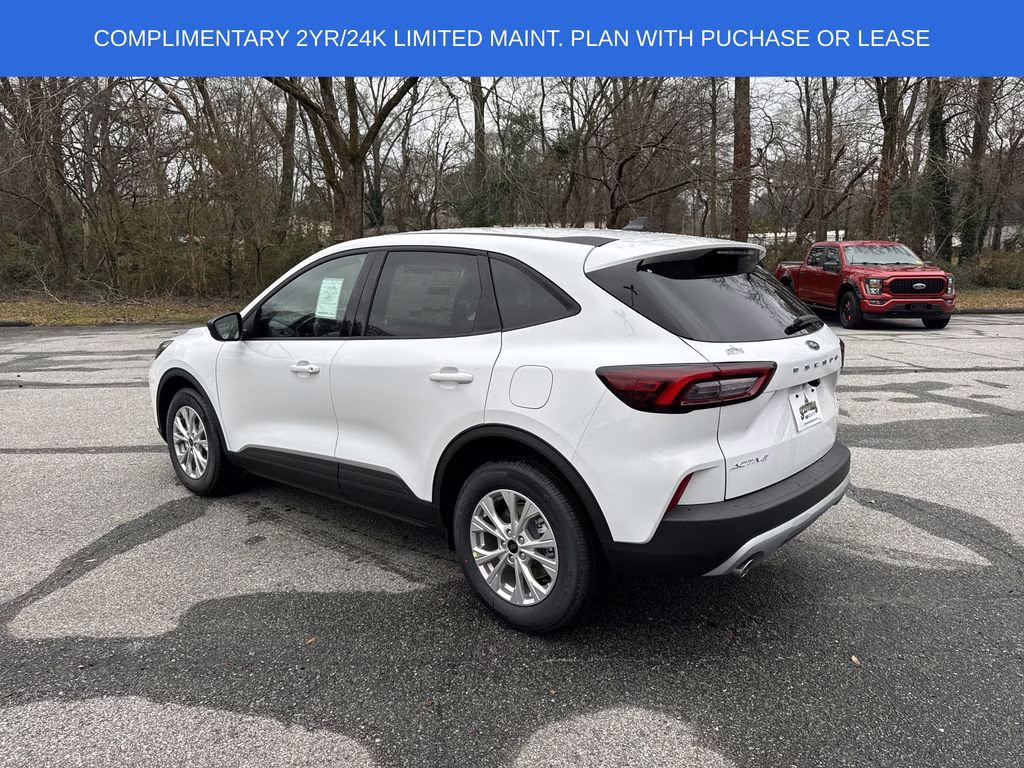 2026 Oxford White Ford Escape Active FWD SUV