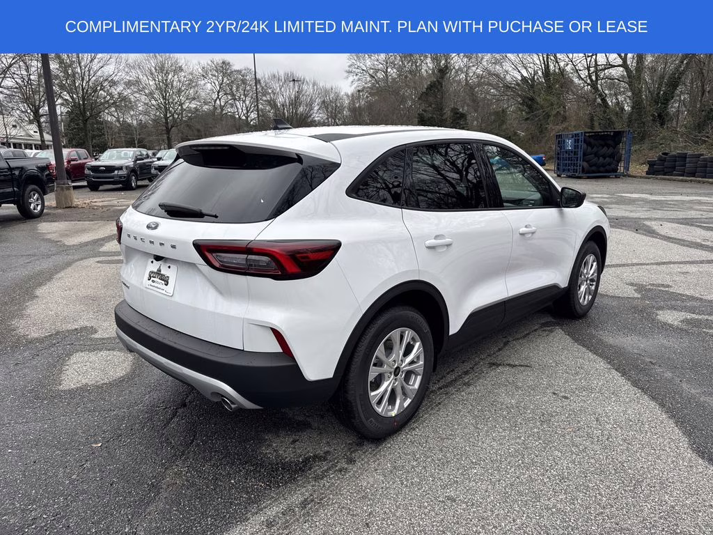 2026 Oxford White Ford Escape Active FWD SUV