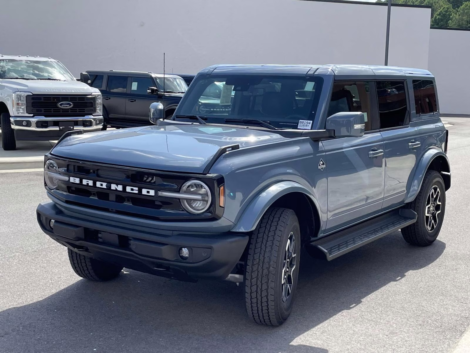 2025 Azure Gray Metallic Ford Bronco Outer Banks 4X4 SUV
