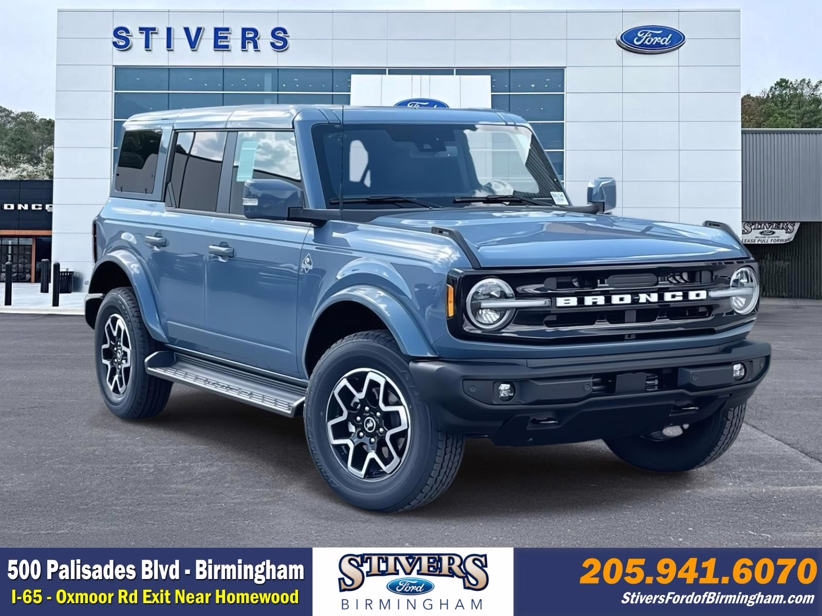 2025 Azure Gray Metallic Ford Bronco Outer Banks 4X4 SUV