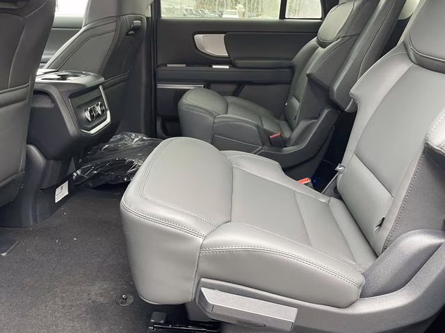 2026 Silver Metallic Ford Expedition Max Active RWD SUV