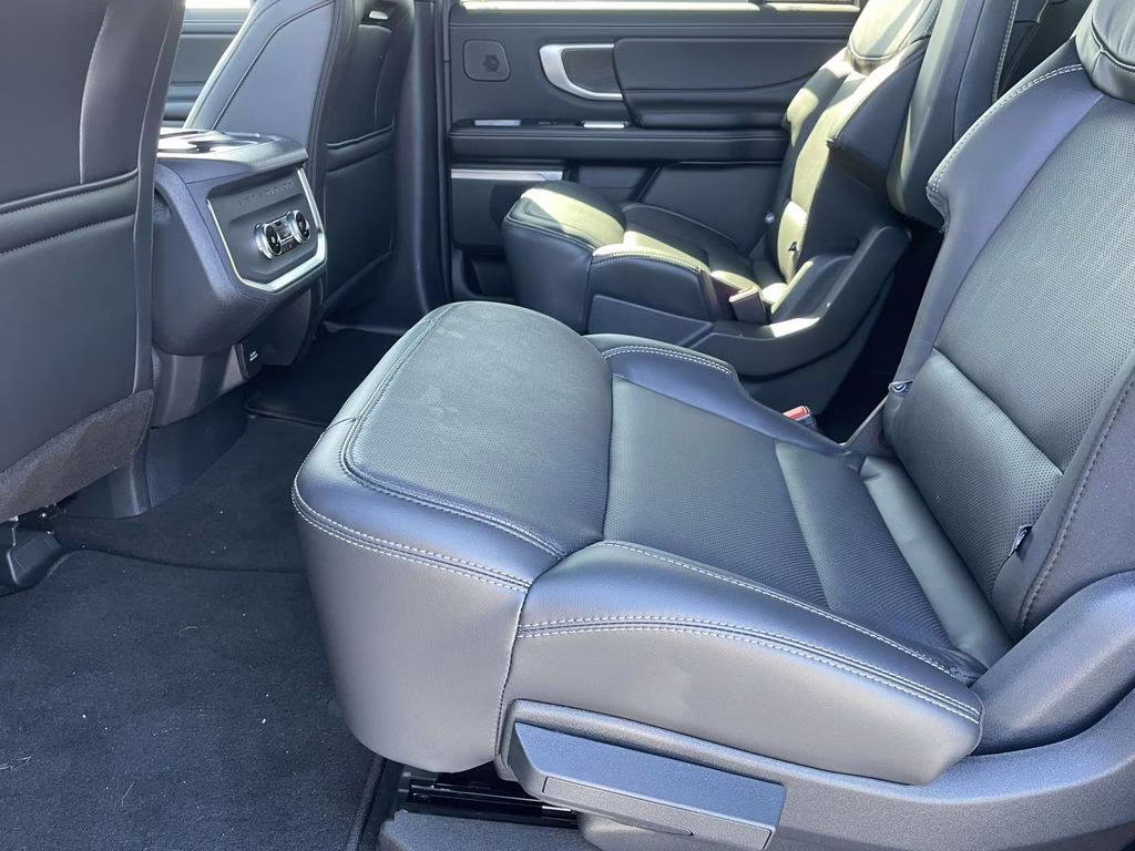 2025 Star White Metallic Tri-Coat Ford Expedition Max Platinum 4X4 SUV