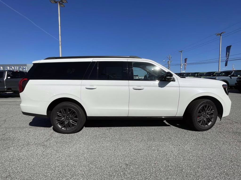 2025 Star White Metallic Tri-Coat Ford Expedition Max Platinum 4X4 SUV